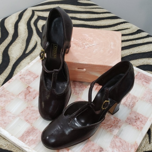 Montgomery Ward Shoes - Vintage Montomery Ward T-Strap Brown Shiny Heels Montgomery Ward Shoes - Vintage Montomery Ward T-Strap Brown Shiny Heels